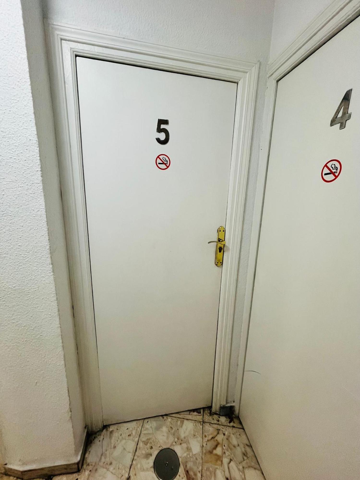 Pension Rivera Madrid Exteriör bild
