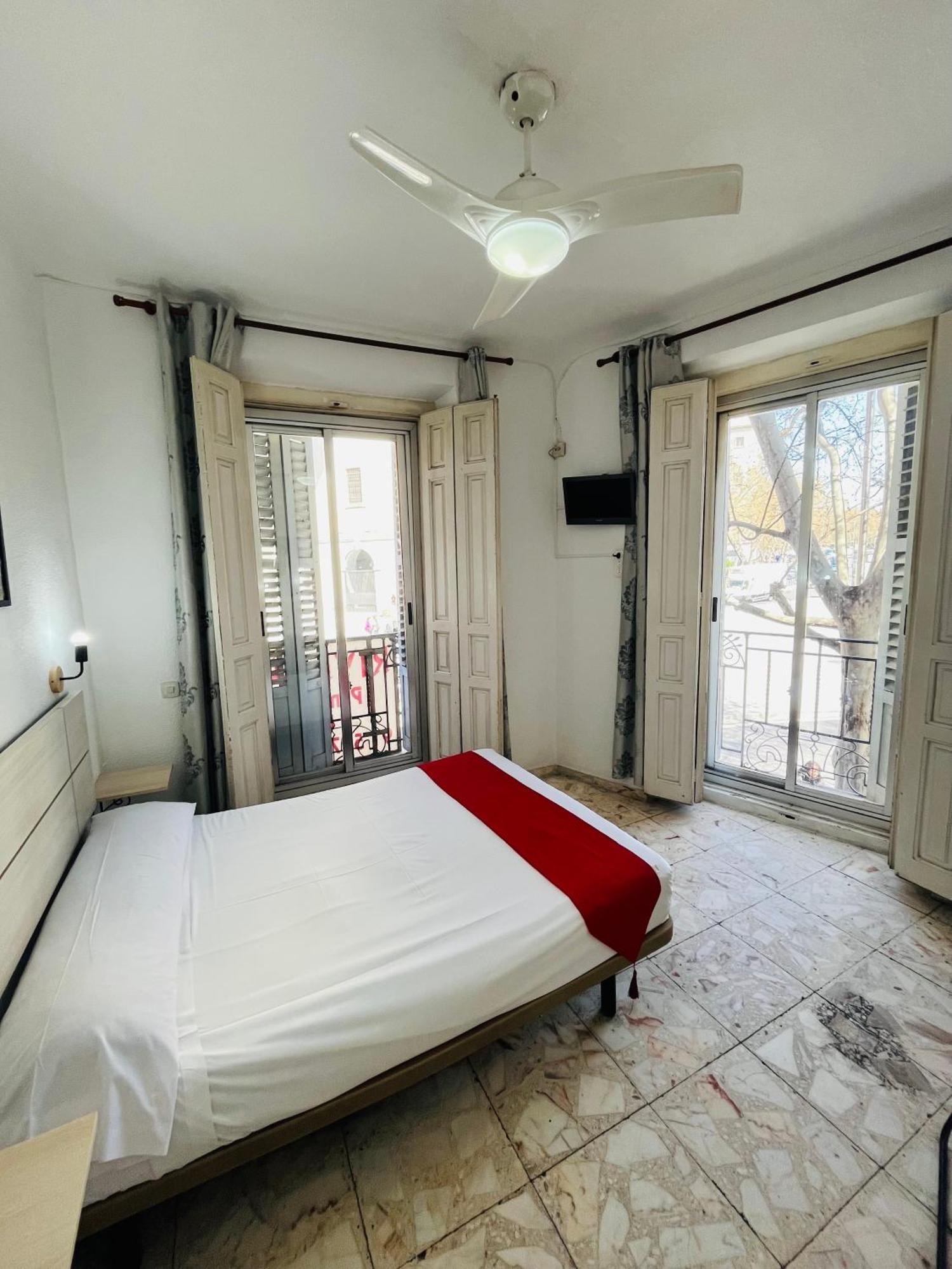 Pension Rivera Madrid Exteriör bild
